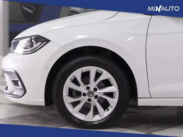 Volkswagen Polo view 8