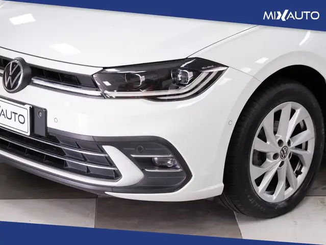 Volkswagen Polo view 9