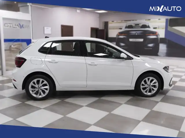 Volkswagen Polo view 6