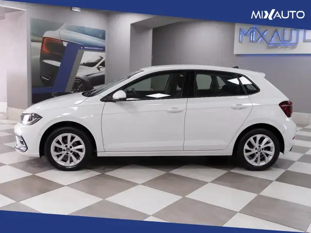Volkswagen Polo view 3