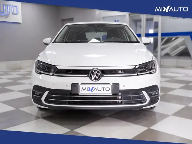 Volkswagen Polo view 2