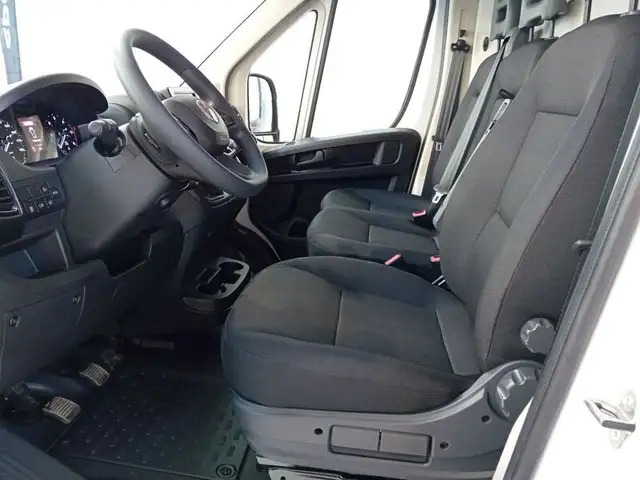 Fiat Ducato view 10
