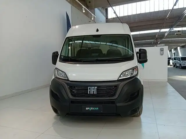 Fiat Ducato view 2