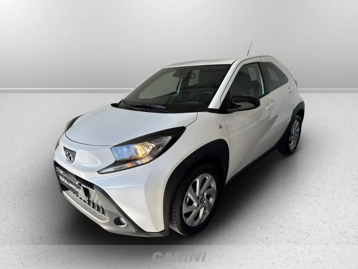 Toyota Aygo X x 1.0 active 72cv Bianco - 1