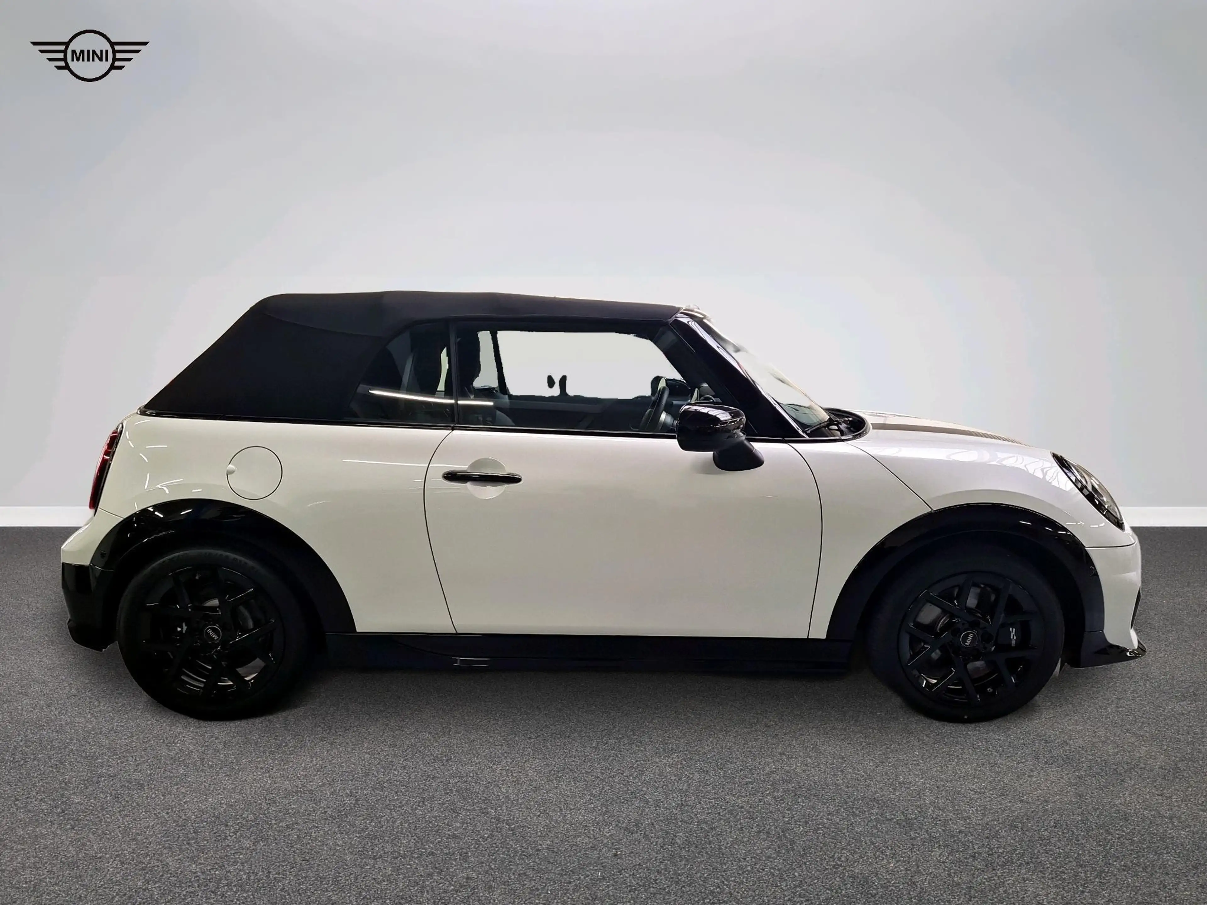 MINI Cooper C Cabrio John Cooper Works Trim — photo 2