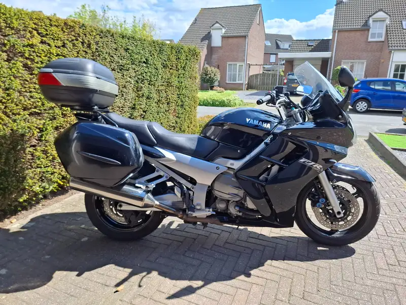 Yamaha FJR 1300 - foto 2