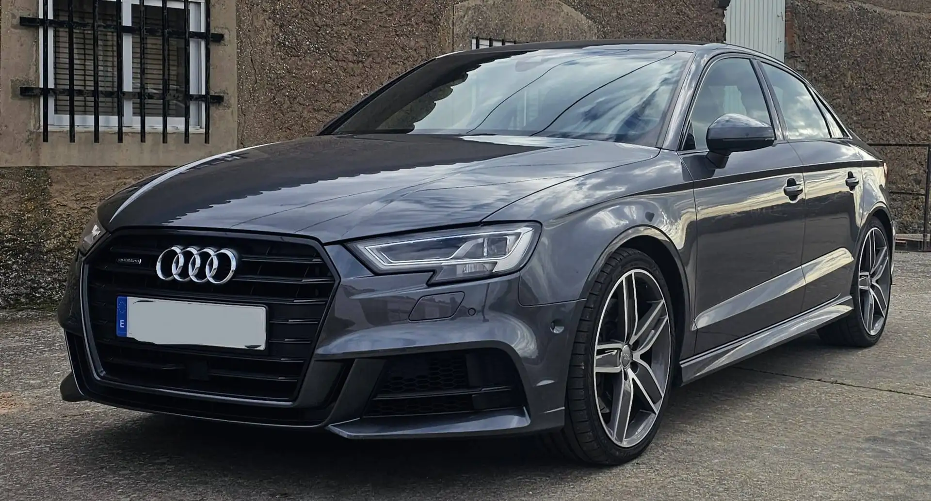 Audi A3 A3 Sedán 2.0 TFSI quattro S tronic 140kW Gris - 1