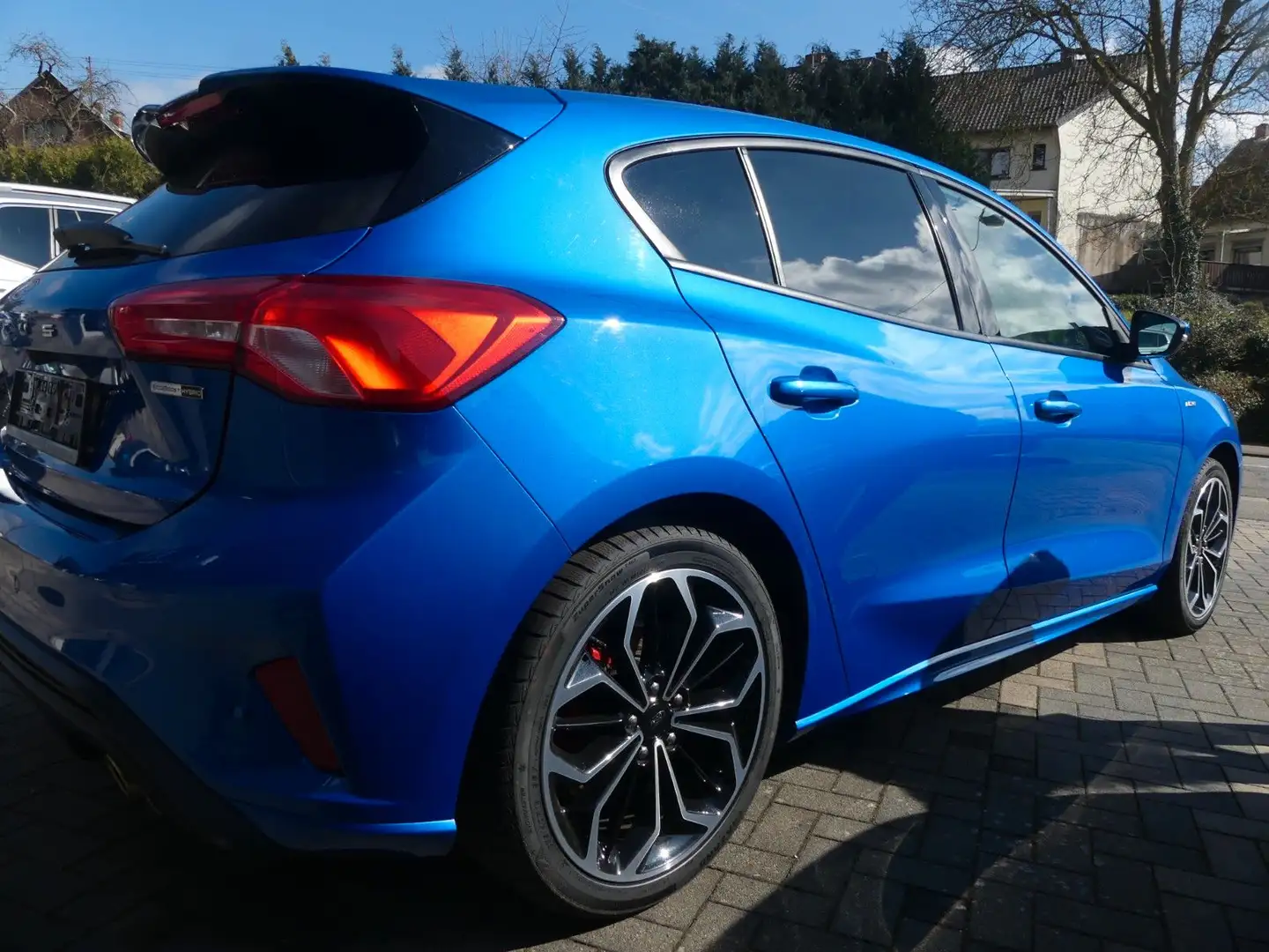 Ford Focus Lim. ST-Line X Blau - 2