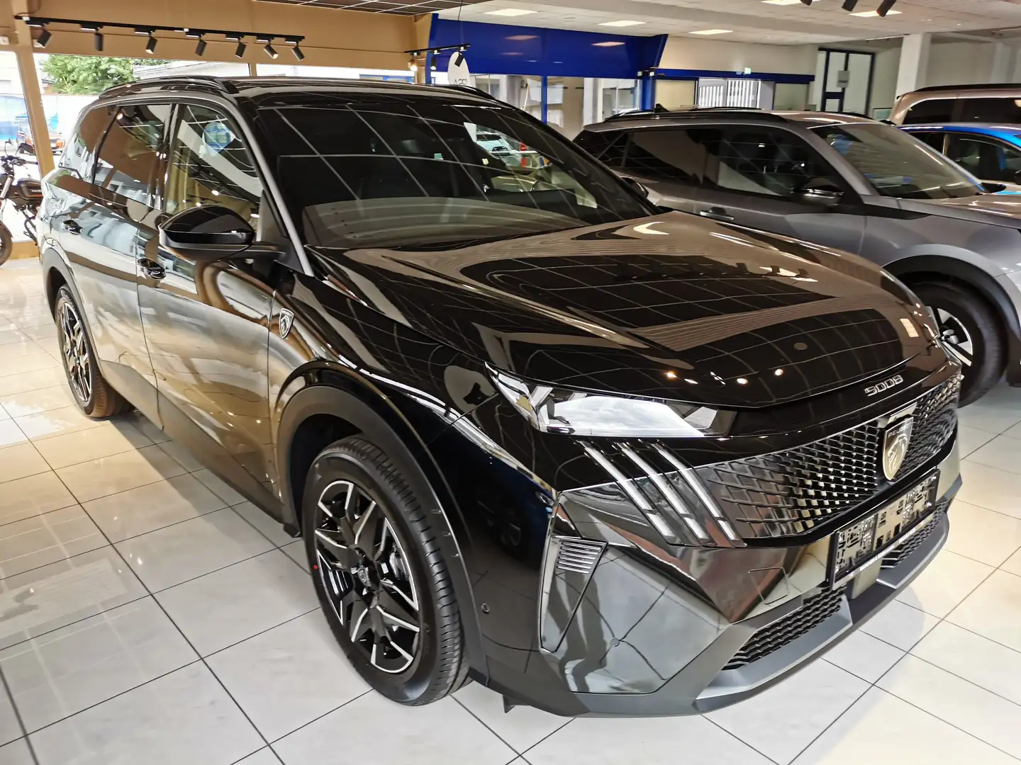 Peugeot 5008 mHEV 145 e-DCS6 GT Aut. Zwart - 1