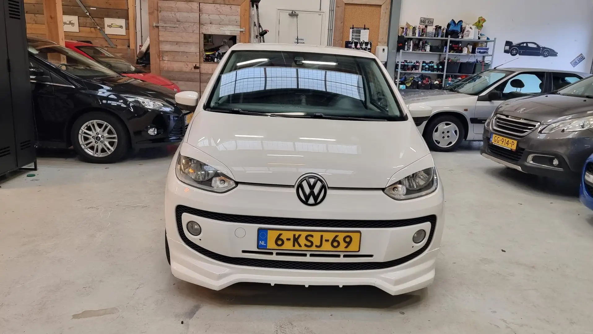 Volkswagen up! 1.0 high up! Bodykit, Navi, Bluetooth, cruisecontr Weiß - 2