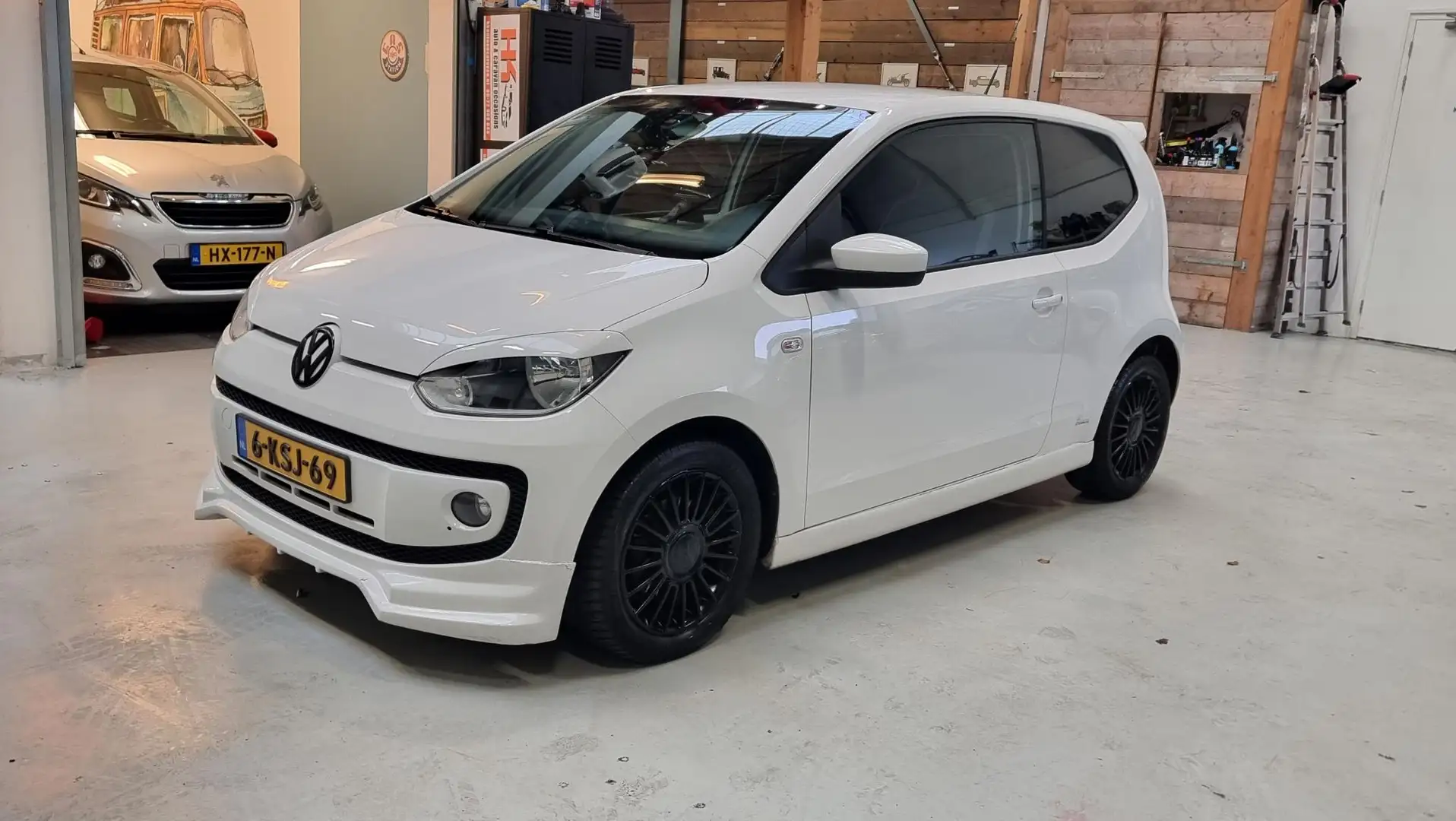 Volkswagen up! 1.0 high up! Bodykit, Navi, Bluetooth, cruisecontr Weiß - 1