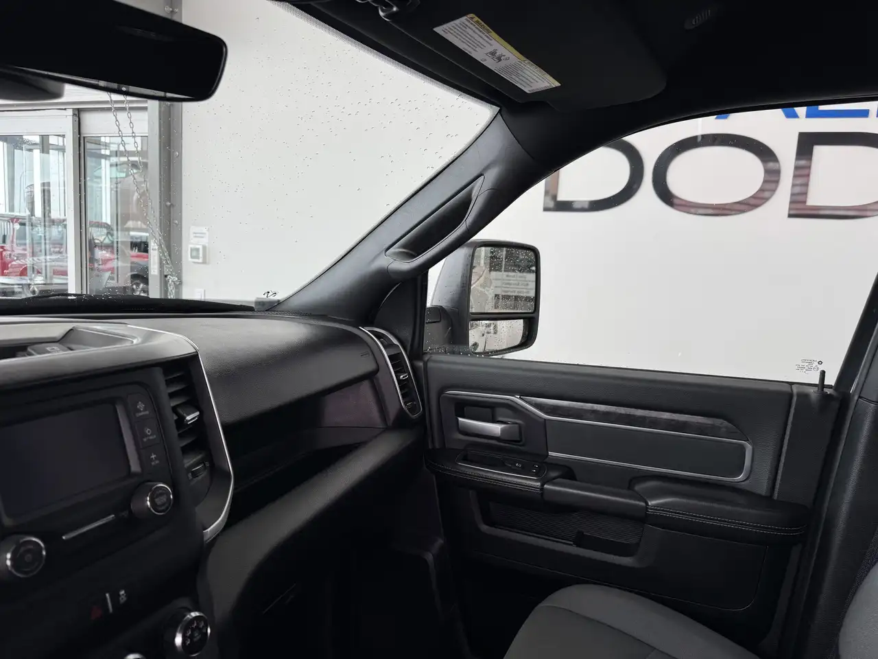 RAM 2500 снимка RAM 2500