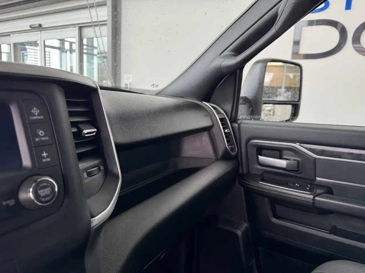 RAM 2500 снимка RAM 2500