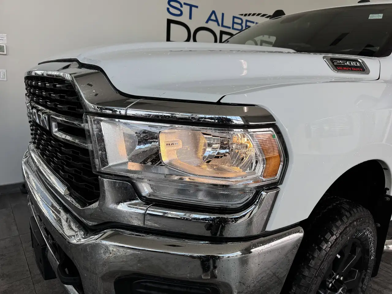 RAM 2500 снимка RAM 2500