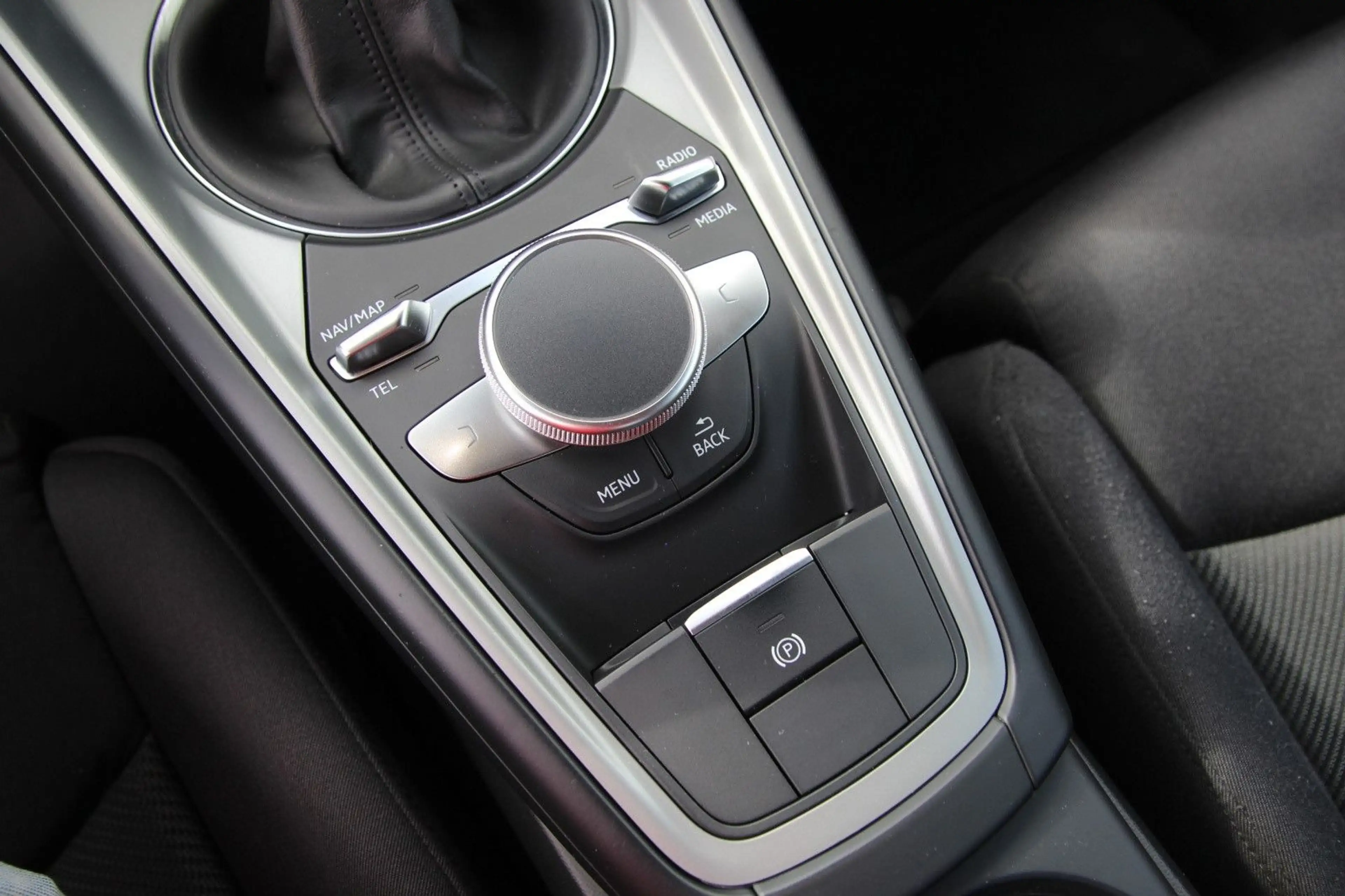 Audi TT Coupe 2.0 TFSI/Xenon/ Virtual/ Alu/ Schalter! — photo 12