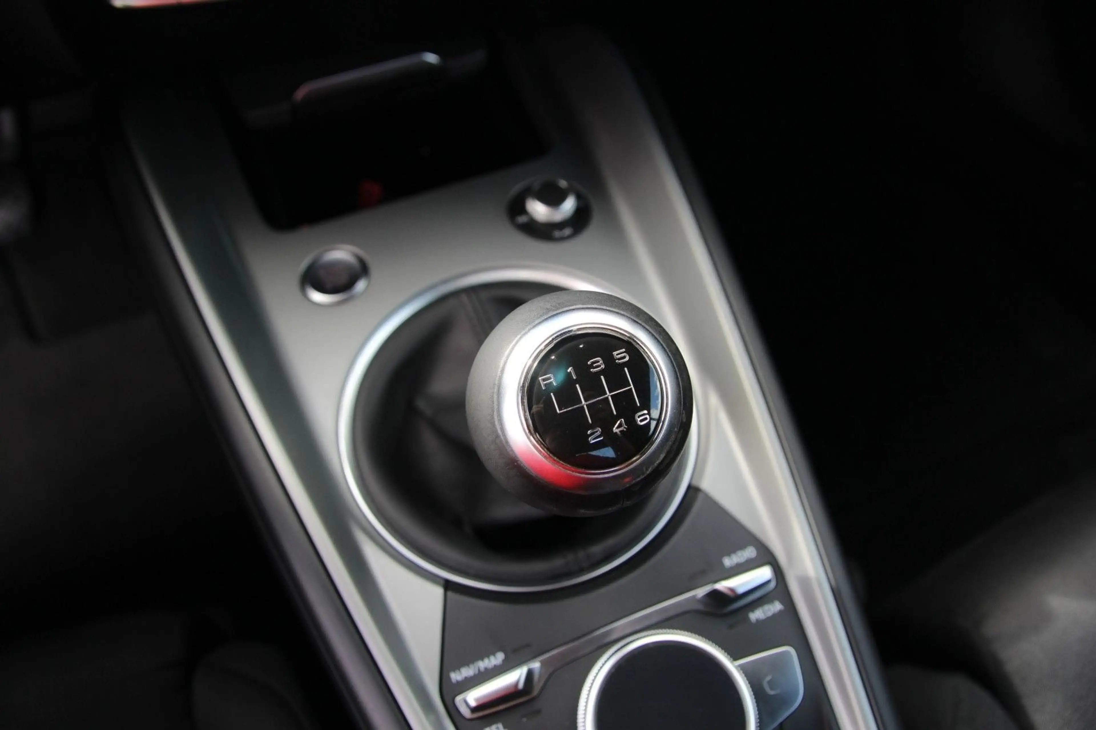 Audi TT Coupe 2.0 TFSI/Xenon/ Virtual/ Alu/ Schalter! — photo 13