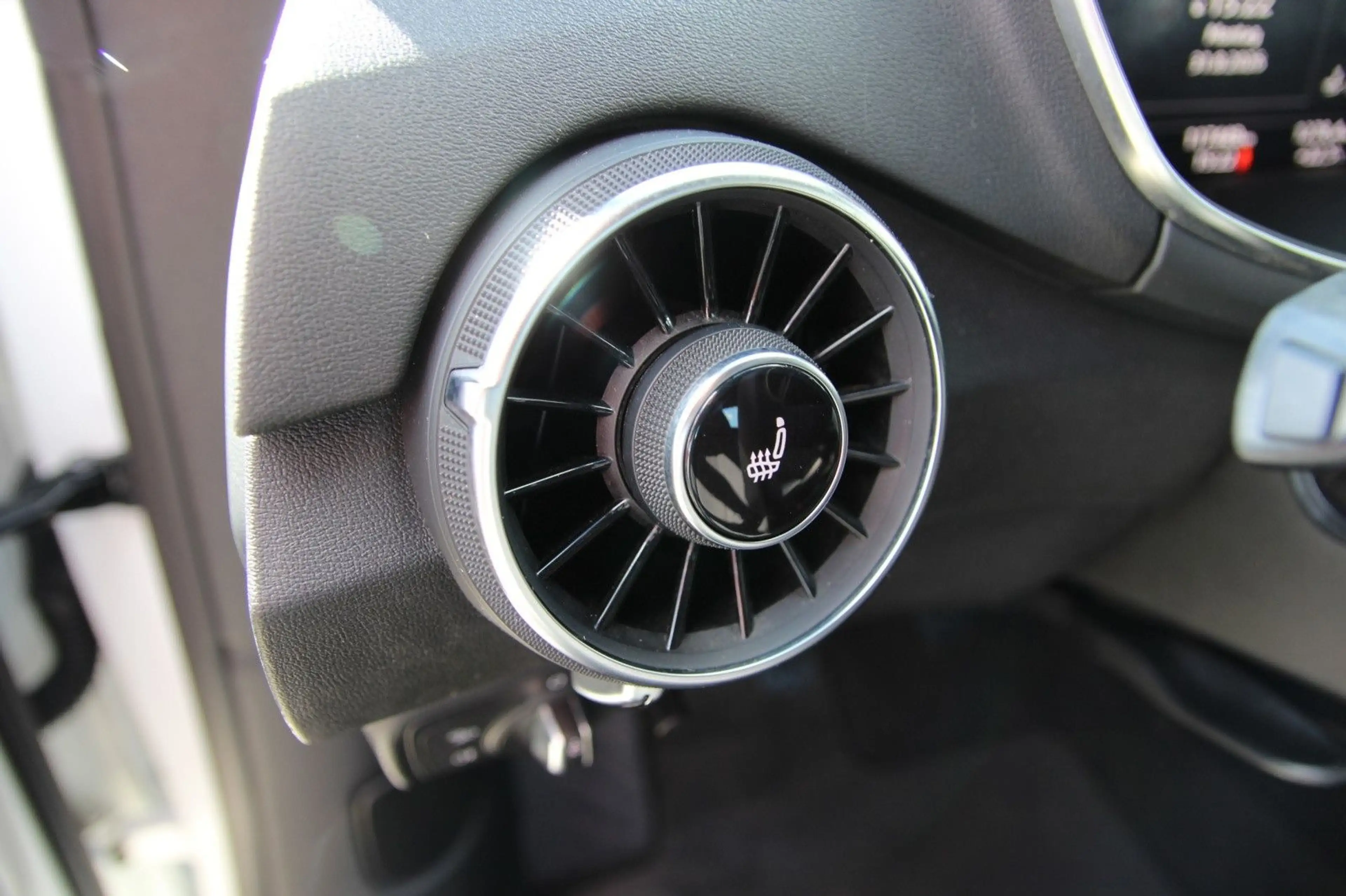 Audi TT Coupe 2.0 TFSI/Xenon/ Virtual/ Alu/ Schalter! — photo 14