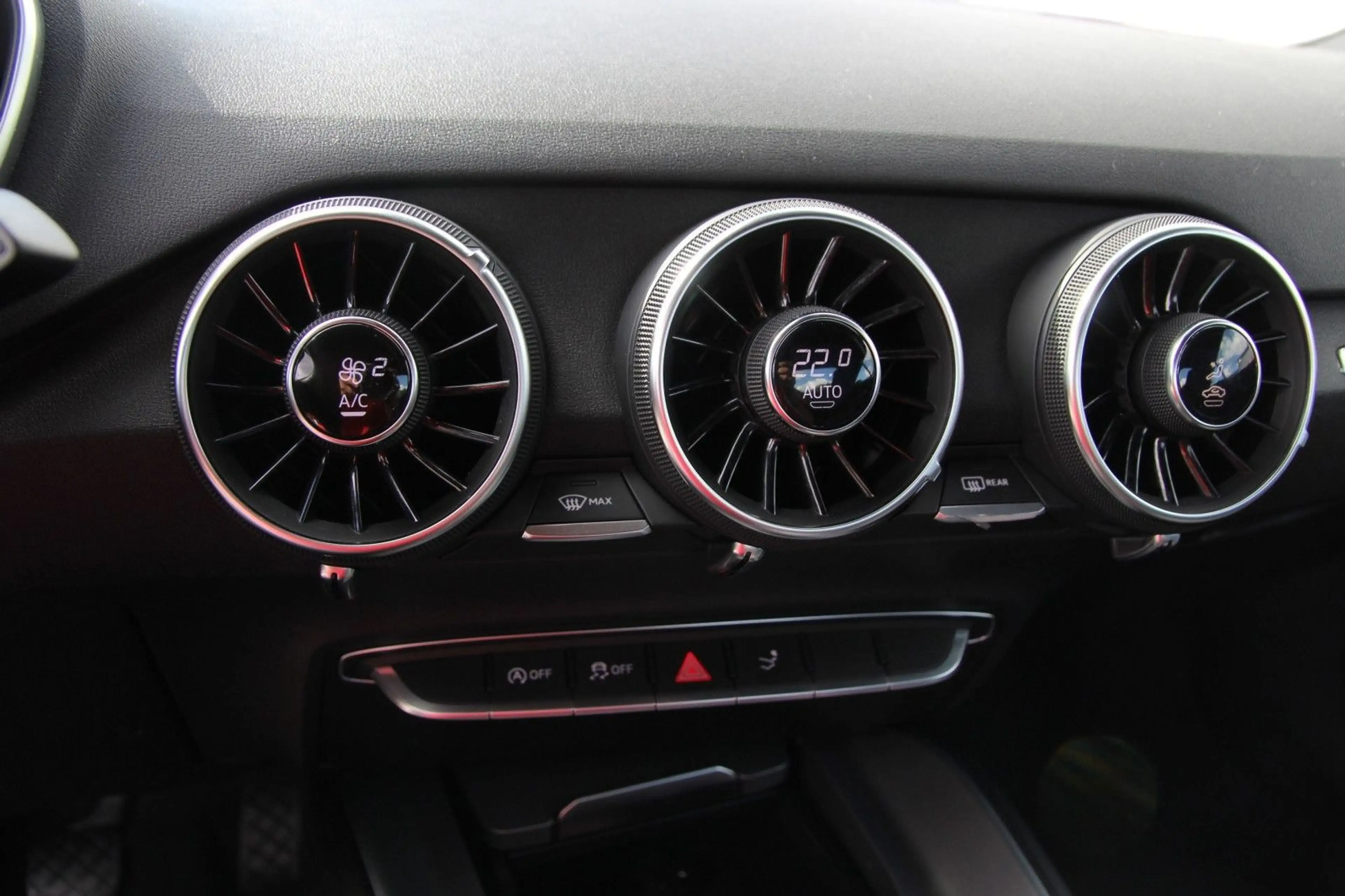 Audi TT Coupe 2.0 TFSI/Xenon/ Virtual/ Alu/ Schalter! — photo 11