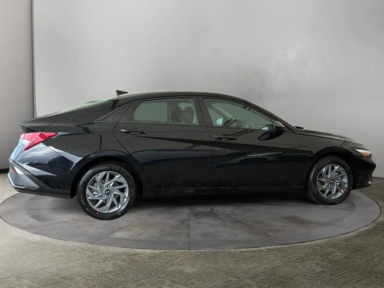 Hyundai ELANTRA снимка Hyundai ELANTRA