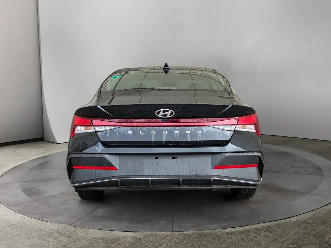 Hyundai ELANTRA снимка Hyundai ELANTRA