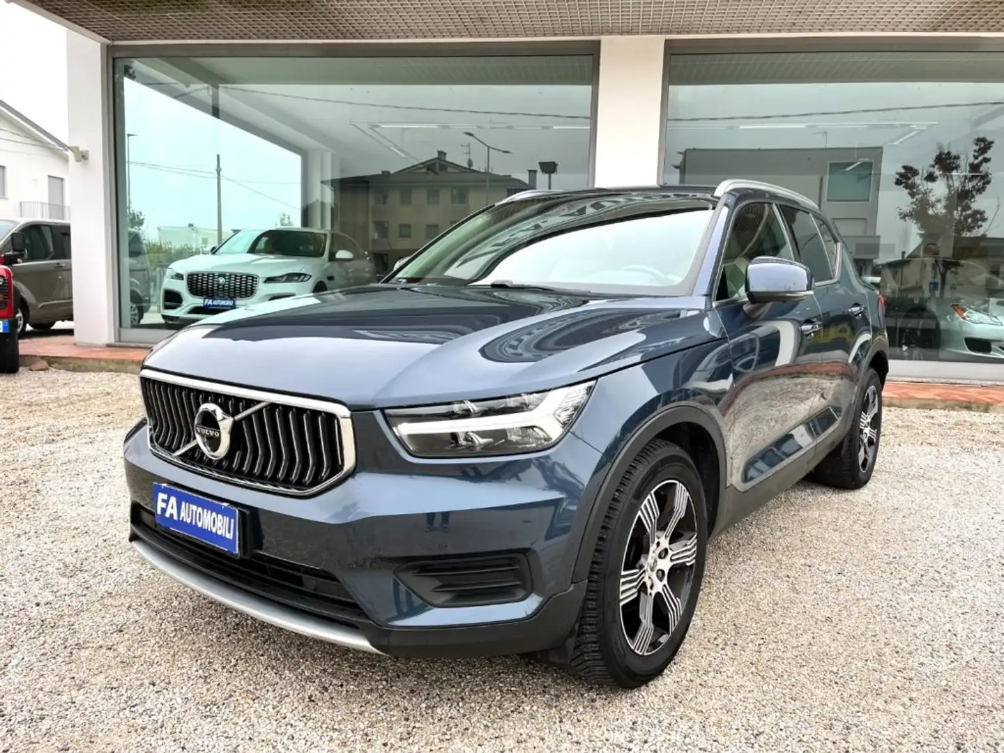 Volvo XC40 D3 Geartronic Inscription Blu/Azzurro - 2