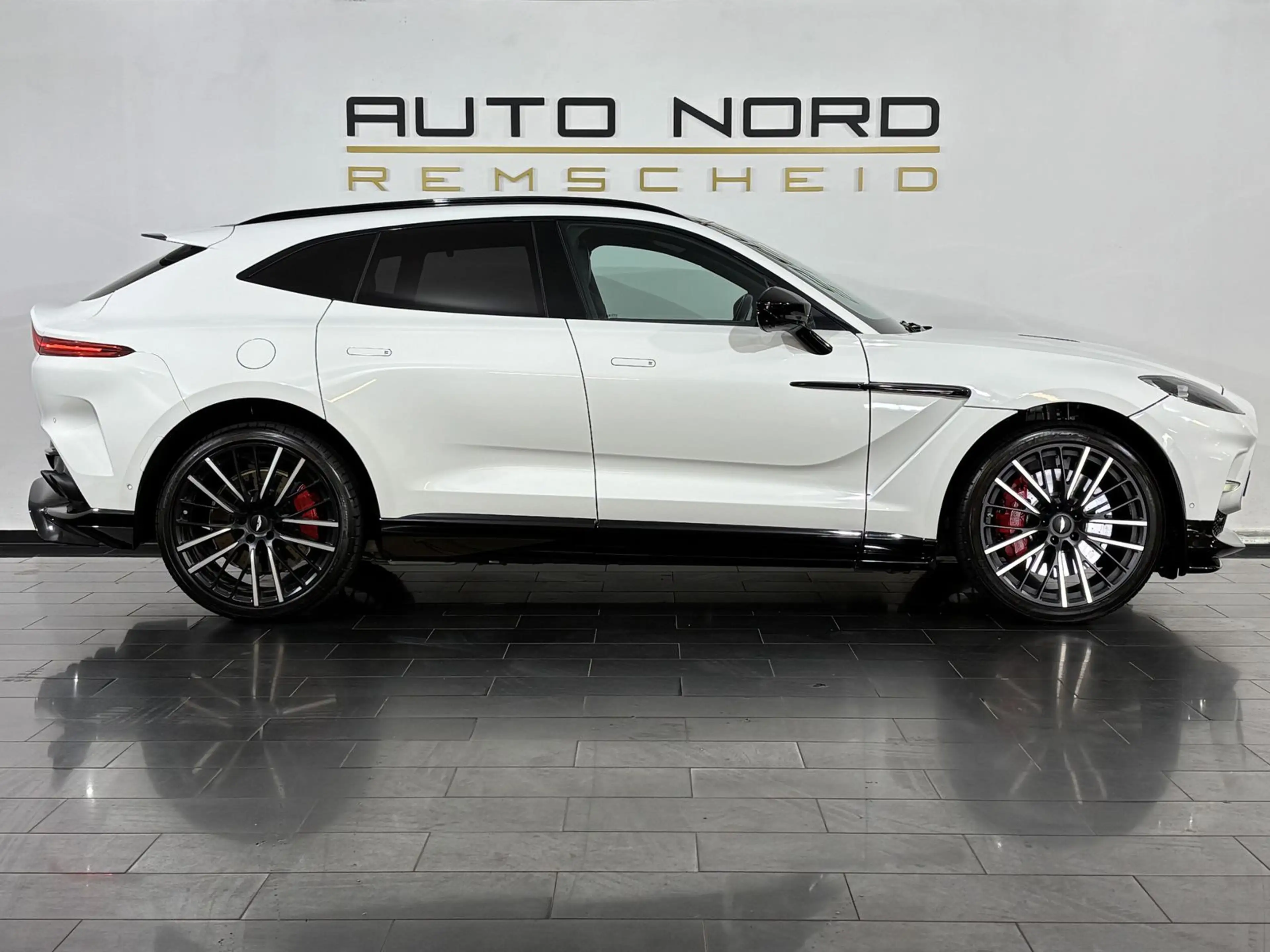Aston Martin DBX 707 4.0 V8 *Pano*Kamera*Carbon*S-Aga*LUFT* — photo 5