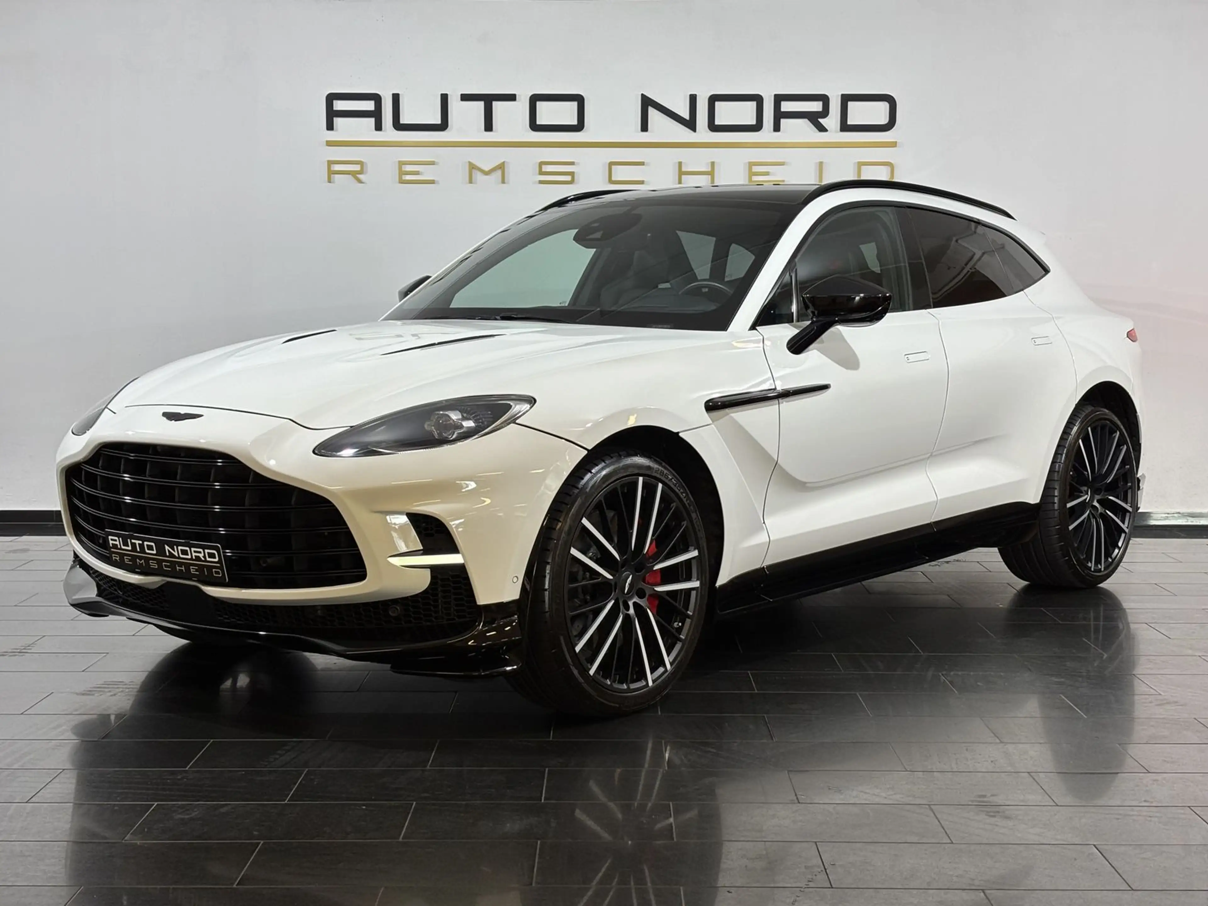 Aston Martin DBX 707 4.0 V8 *Pano*Kamera*Carbon*S-Aga*LUFT* — photo 13