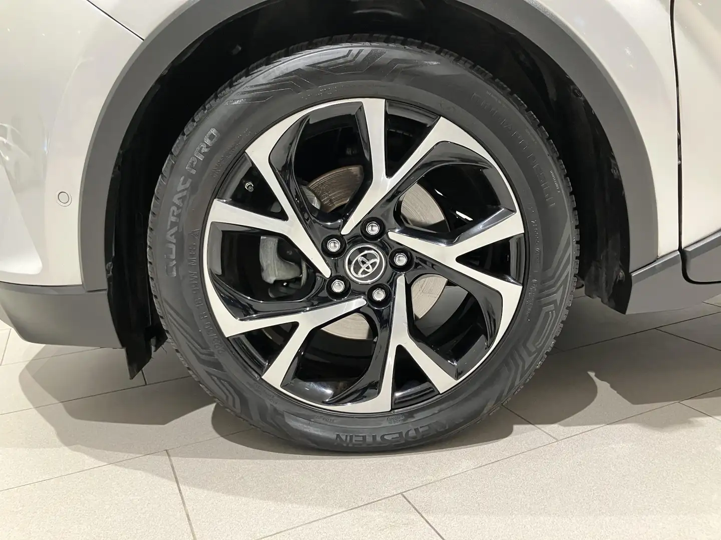 Toyota C-HR 1.8 Hybrid Executive 148 PK | Automaat | Airco | S Gris - 2