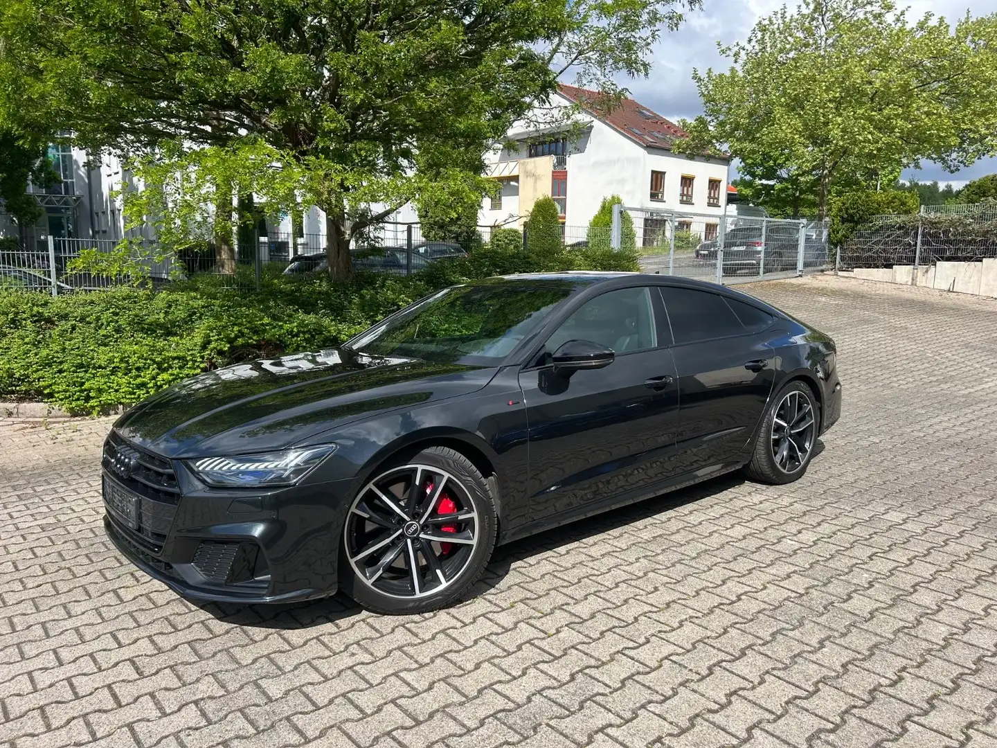 Audi A7 Sportback 55 TFSI e quattro S-Line siva - 1