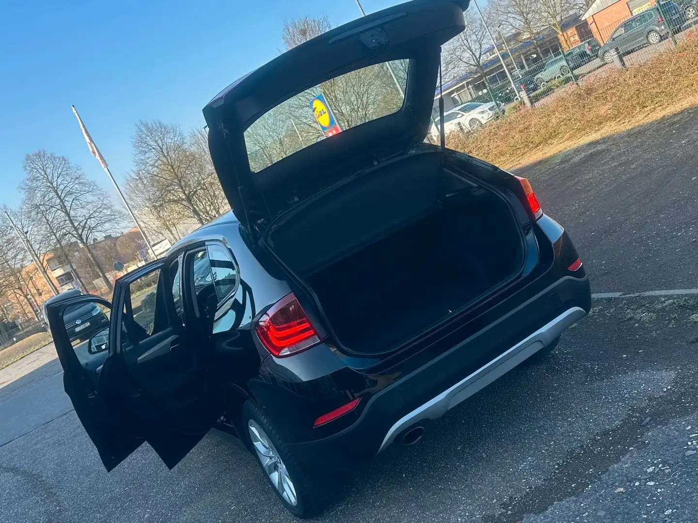 BMW X1 d*KLIMATRONIC* Noir - 1
