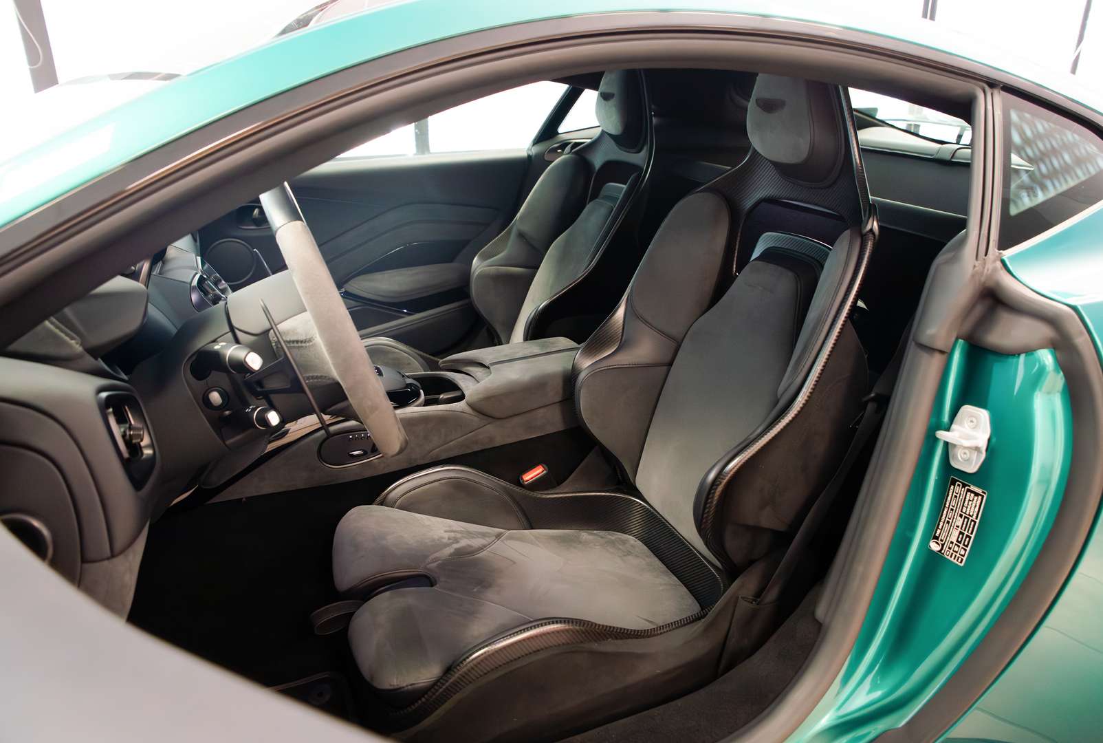 Aston Martin Vantage Coupe 4.0 V8 F1 Auto -  - Joinsteer - #4