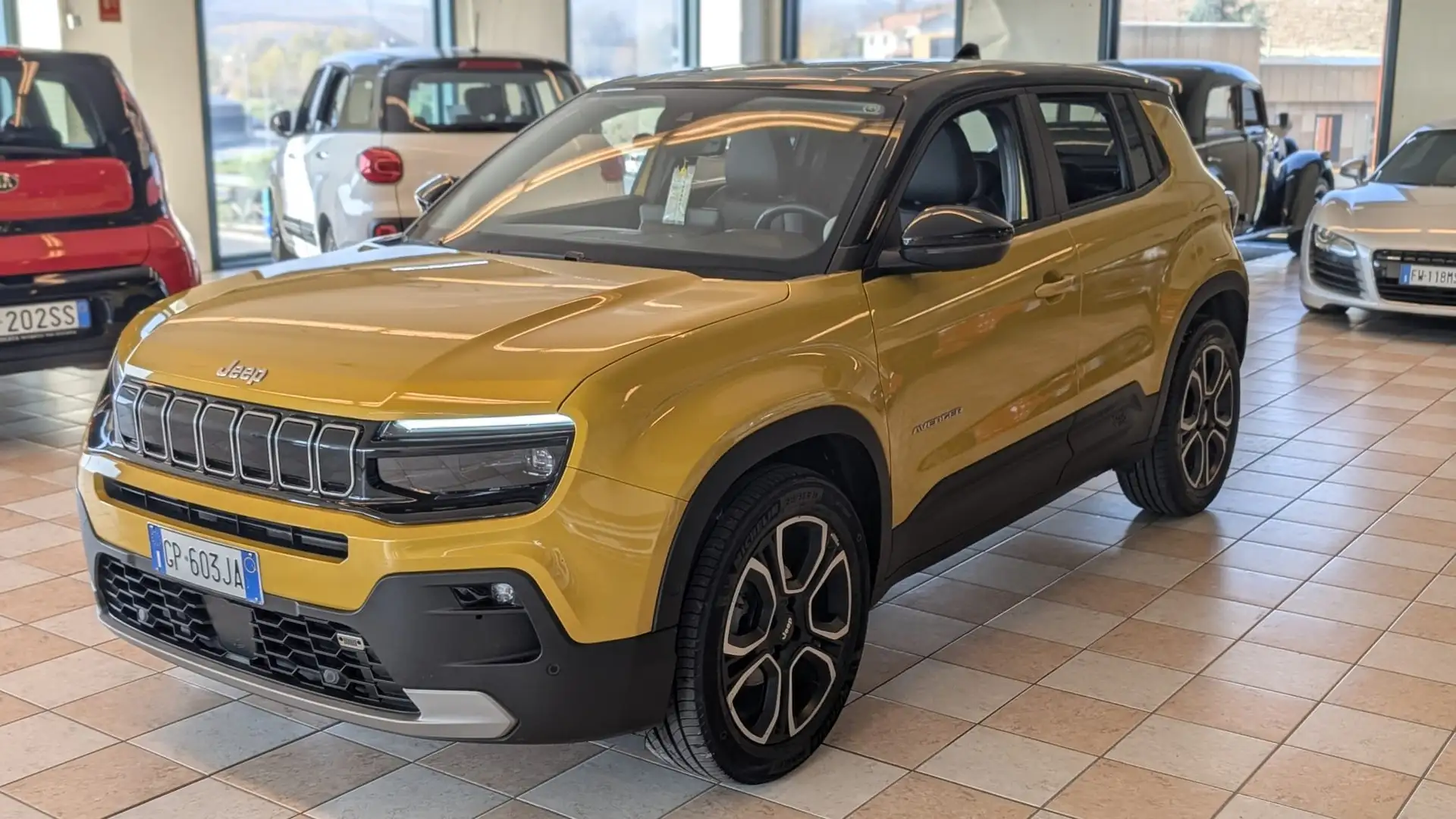 Jeep Avenger 1.2 turbo Summit fwd 100cv Oro - 2