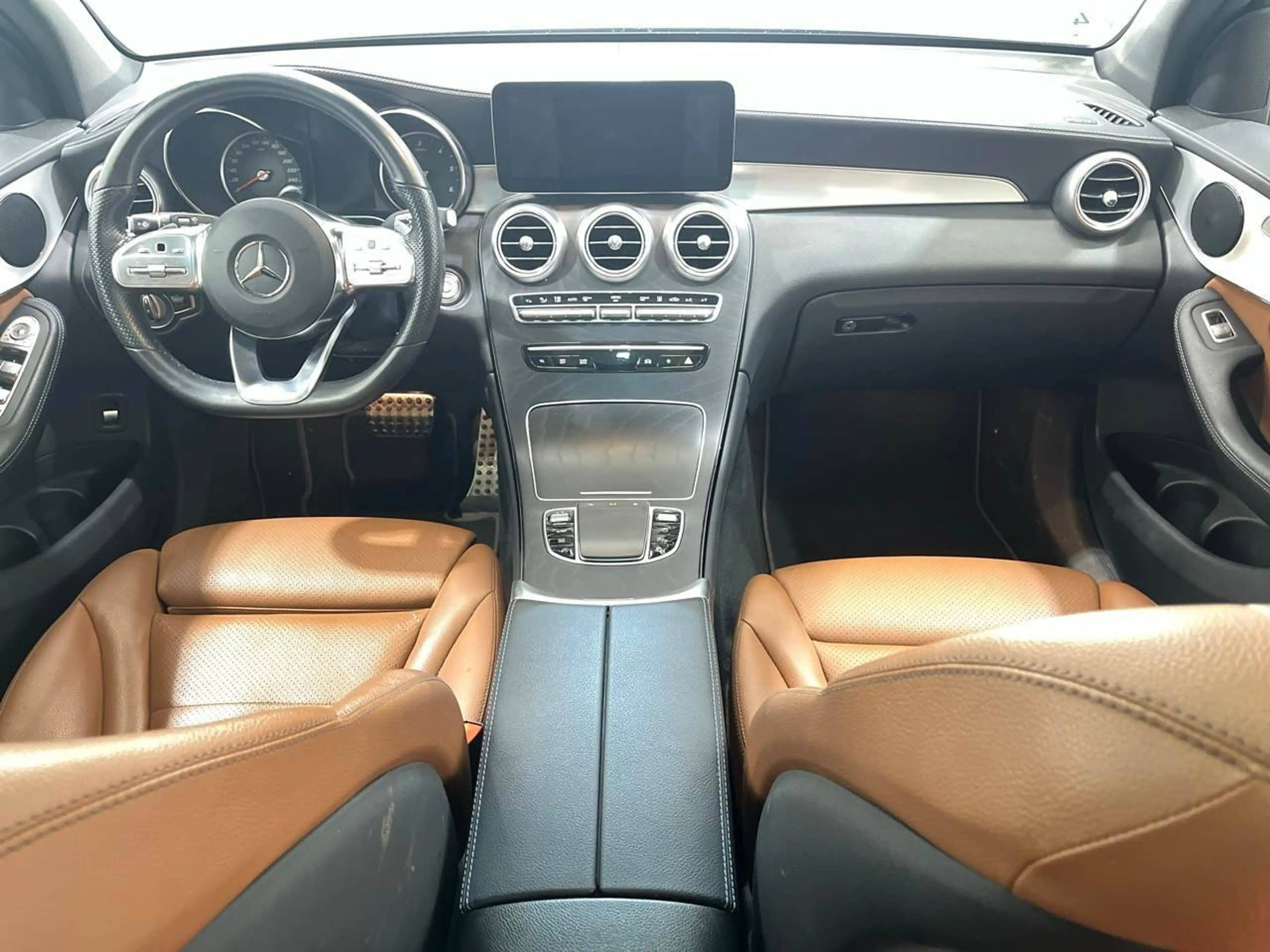Mercedes-Benz GLC 220 d AMG Line 4Matic Airmatic AHK Pano Key — photo 6