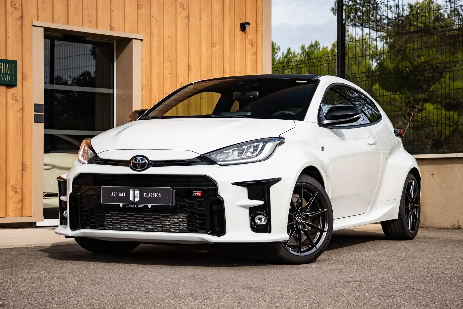 Toyota Yaris GR Track Blanc - 1