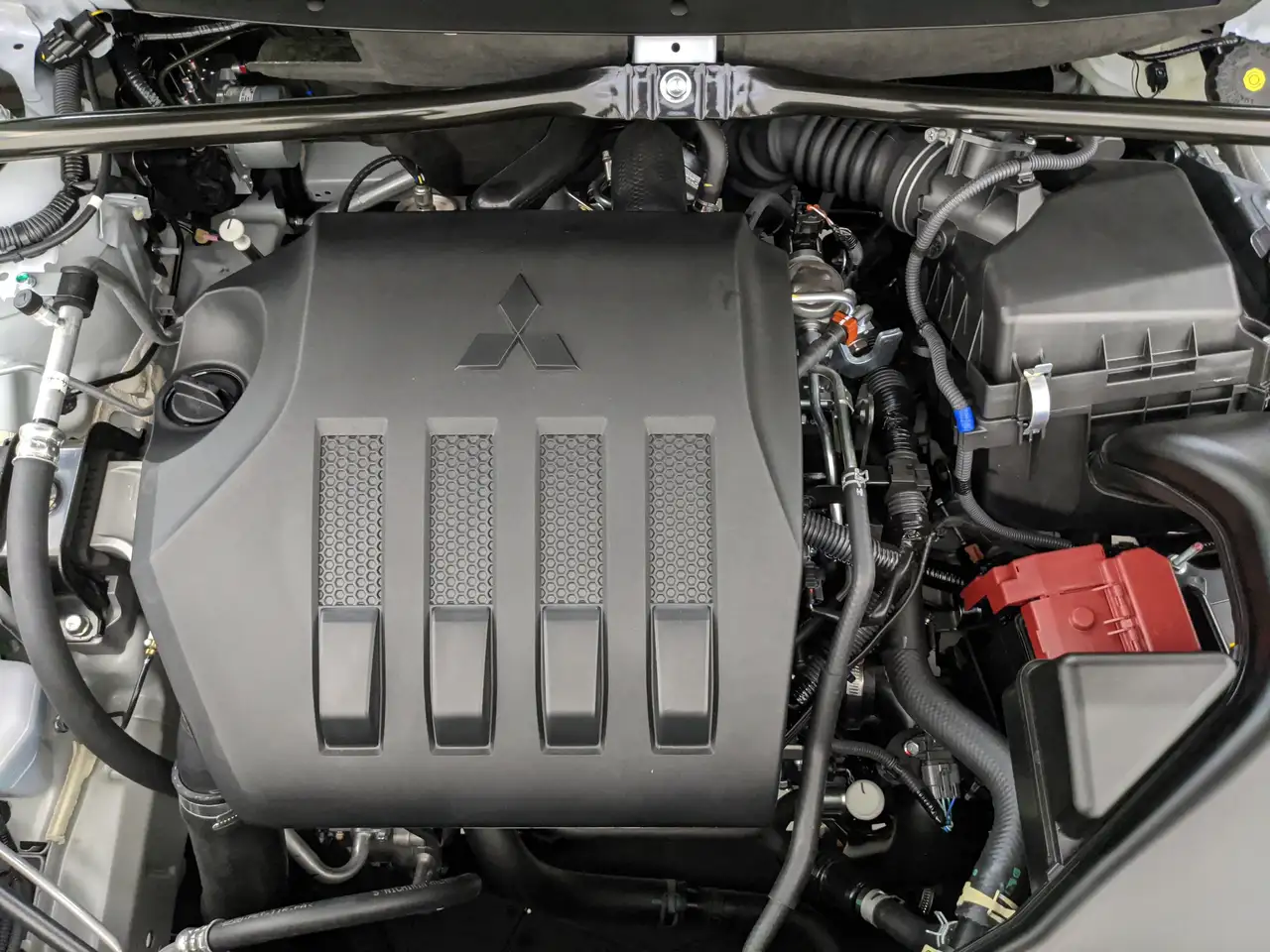 Mitsubishi Eclipse Cross снимка Mitsubishi Eclipse Cross