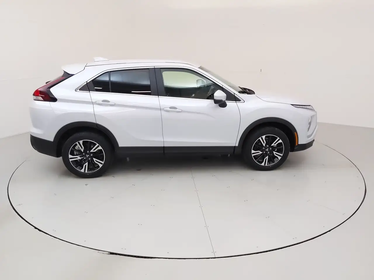 Mitsubishi Eclipse Cross снимка Mitsubishi Eclipse Cross