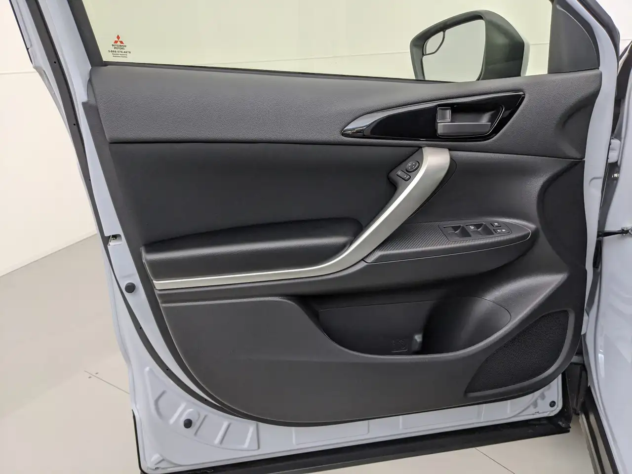 Mitsubishi Eclipse Cross снимка Mitsubishi Eclipse Cross