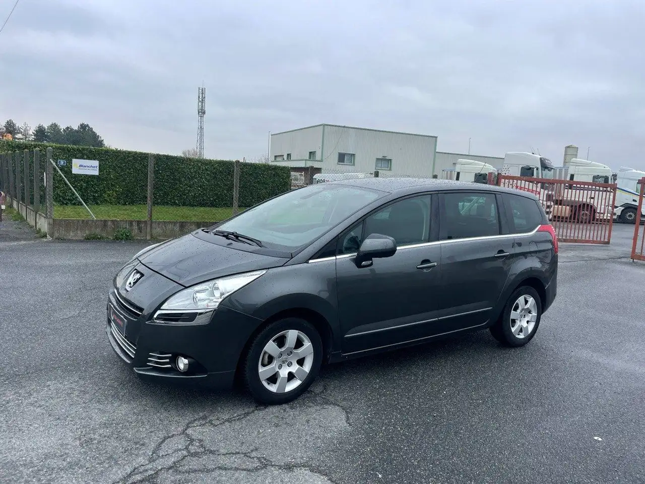 Peugeot 5008 1.6 hdi 110 cv premium garantie 12 mois