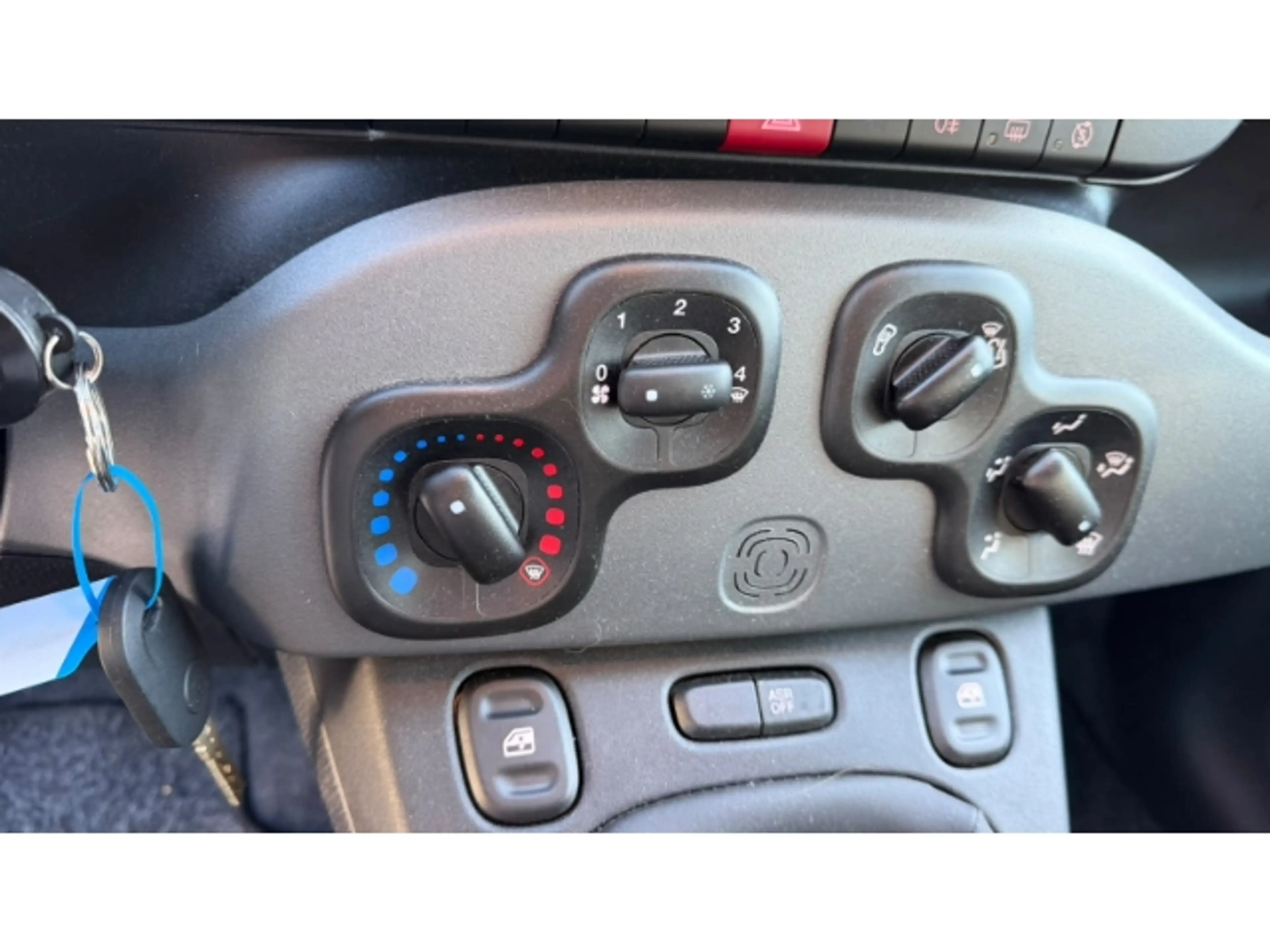 Fiat Panda Hybrid 1.0 GSE DAB Klima BT eFH — photo 12