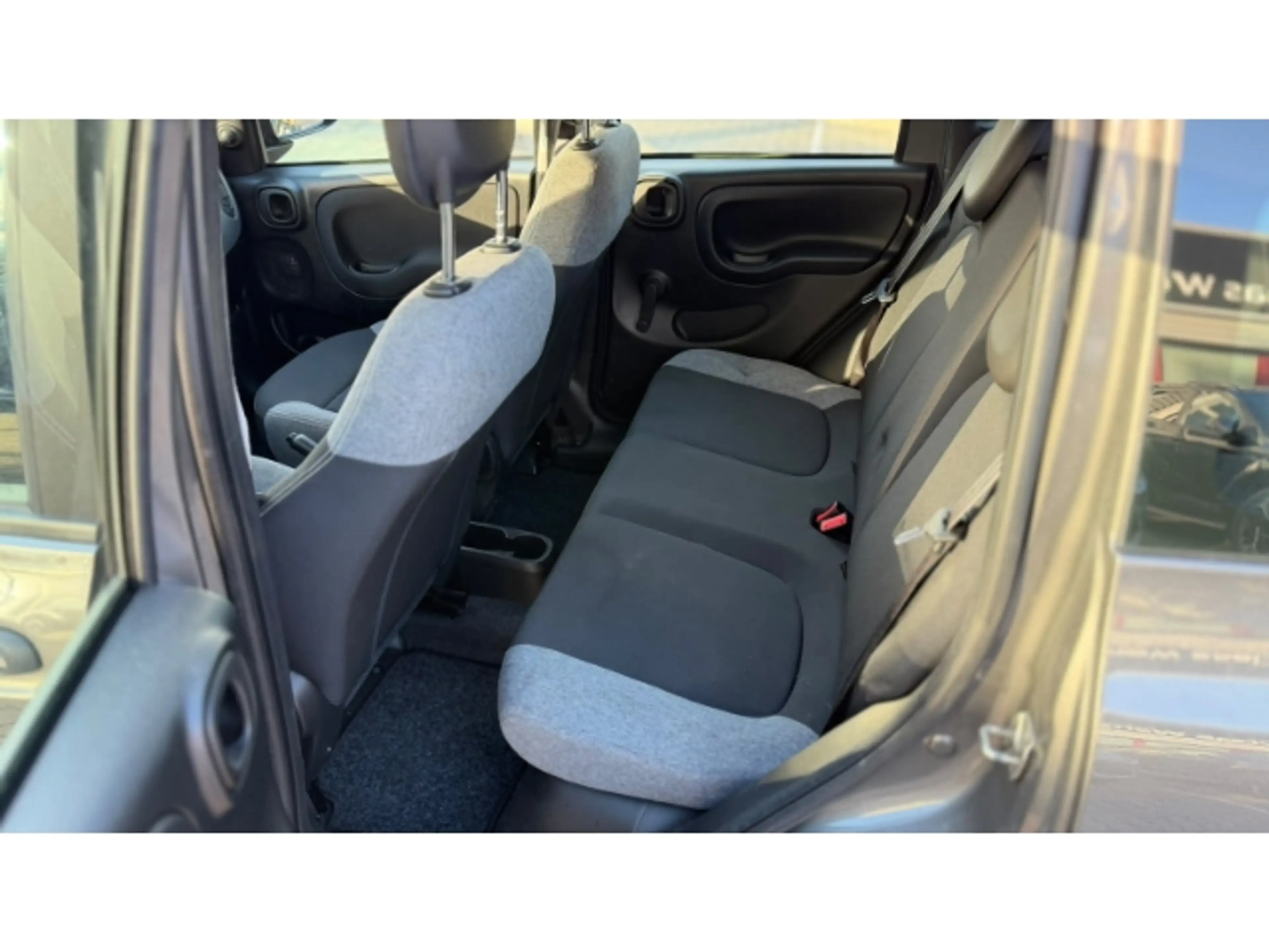 Fiat Panda Hybrid 1.0 GSE DAB Klima BT eFH — photo 8