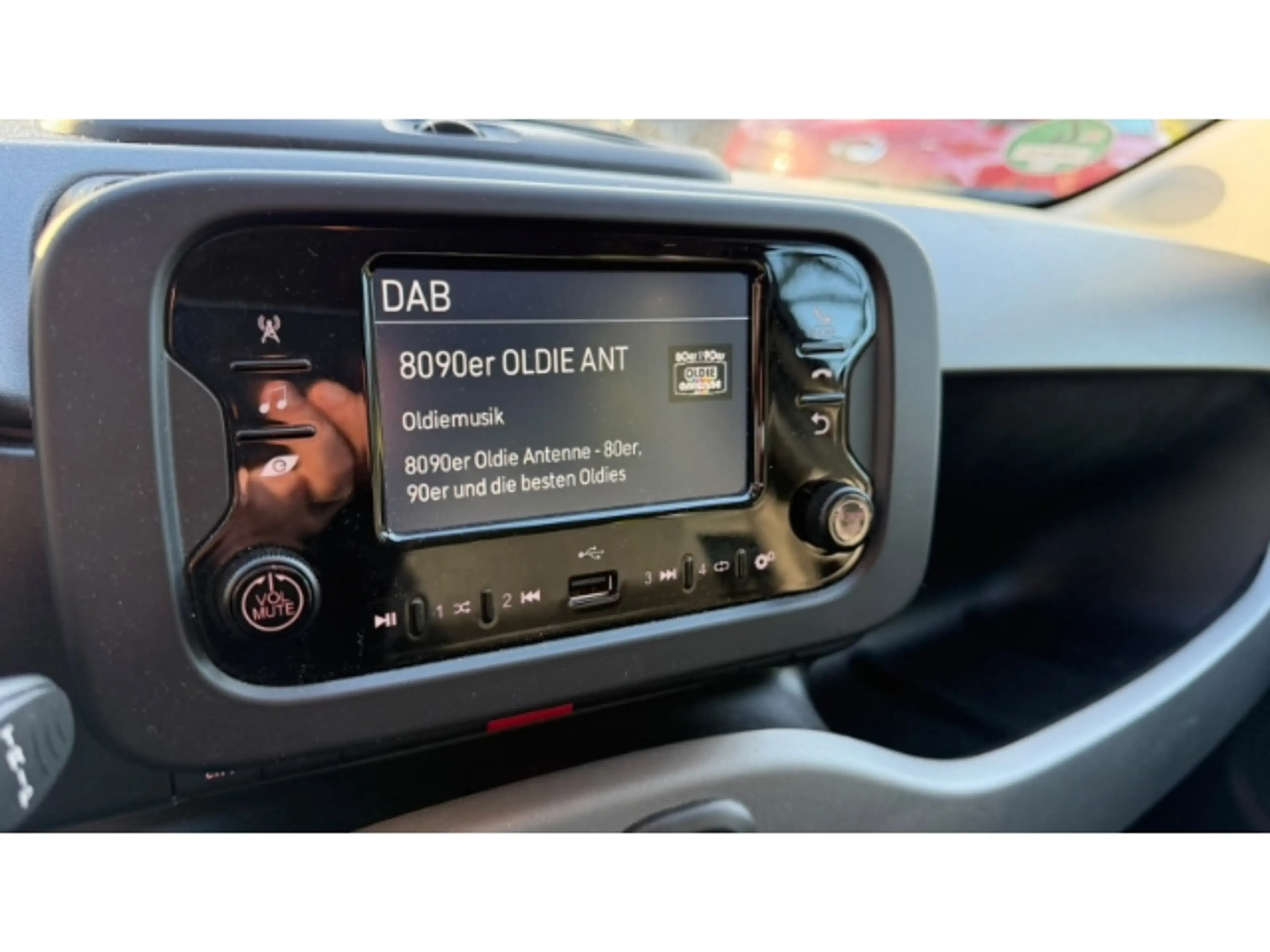 Fiat Panda Hybrid 1.0 GSE DAB Klima BT eFH — photo 11