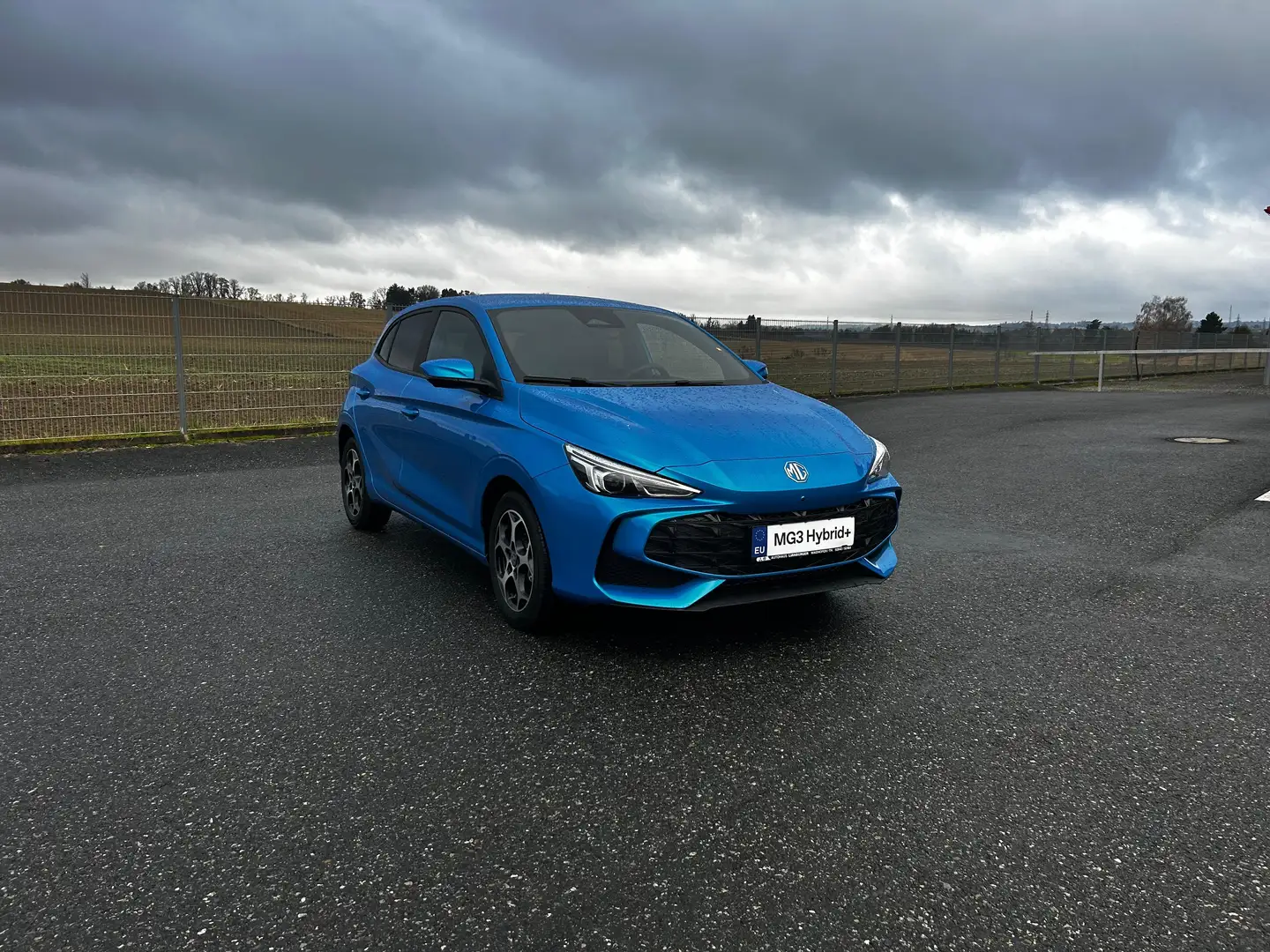 MG MG3 1.5 Hybrid+ Luxury Blau - 2