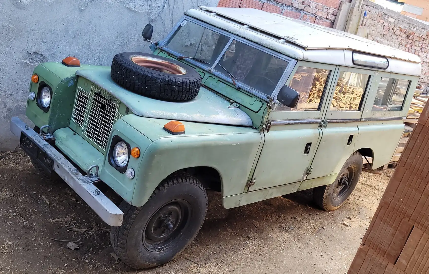 Land Rover Defender 109 Grün - 1