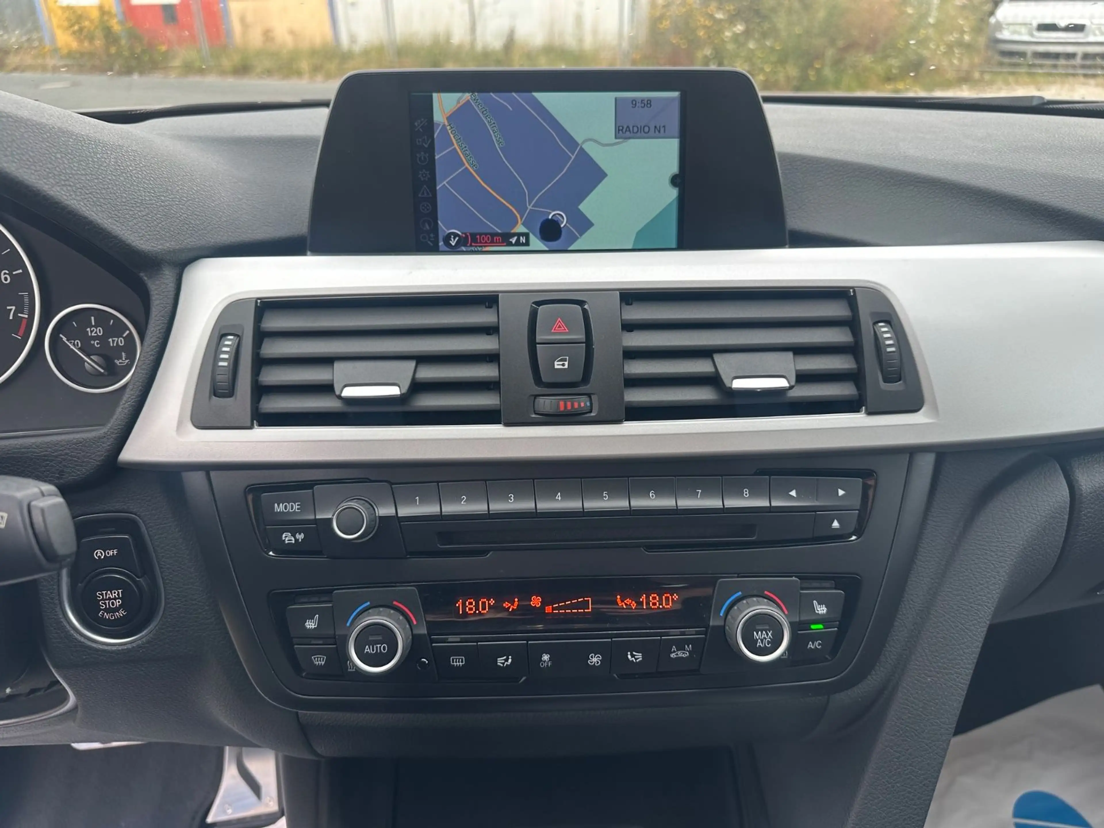 BMW 328 i Limousine, Navi, PDC, Shz, Anhängerkupplung — photo 14