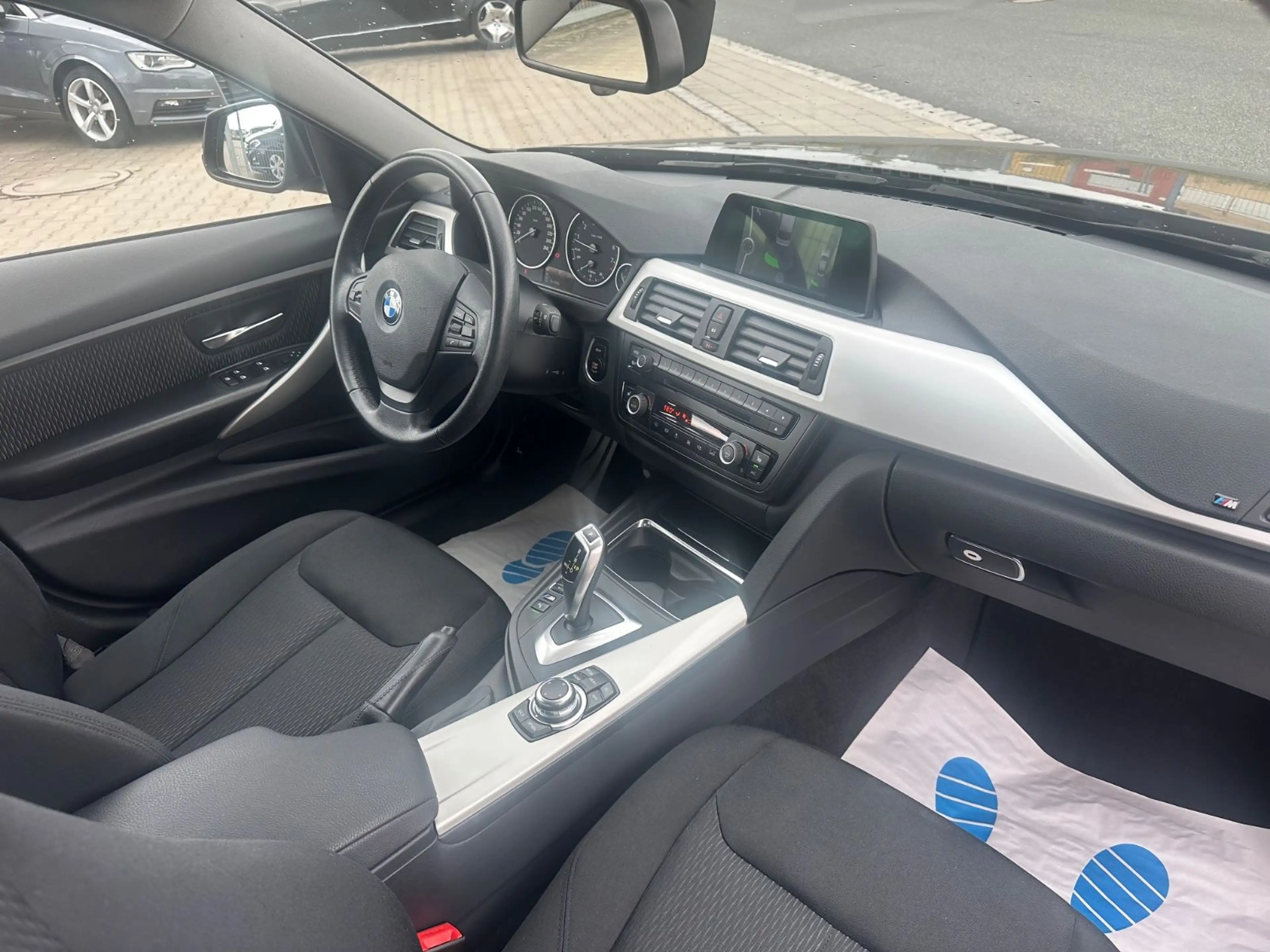 BMW 328 i Limousine, Navi, PDC, Shz, Anhängerkupplung — photo 8