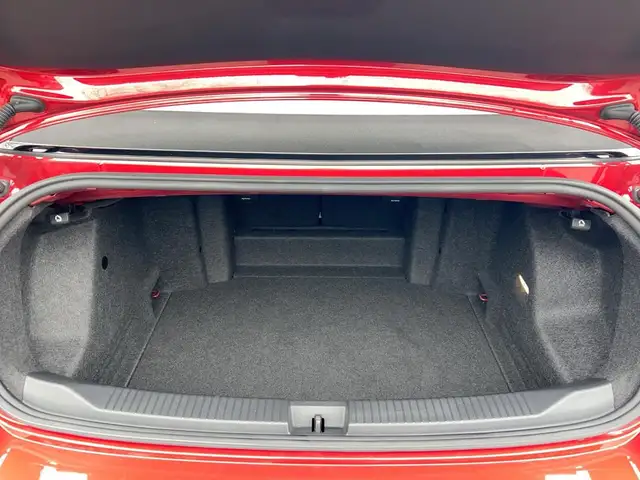 Volkswagen T-Roc view 12