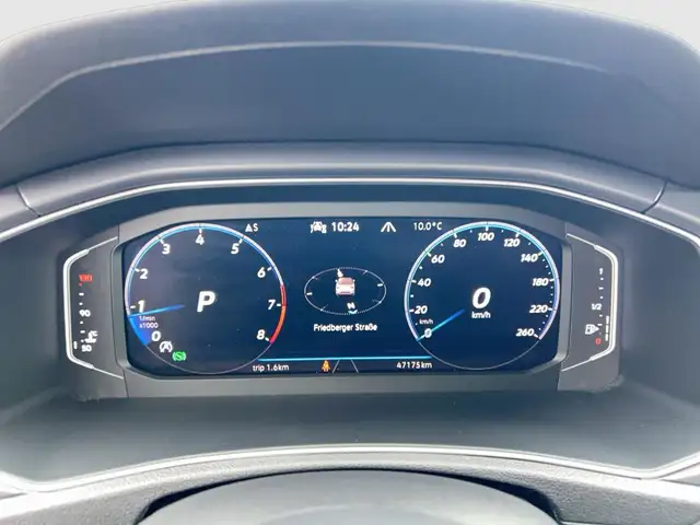 Volkswagen T-Roc view 10