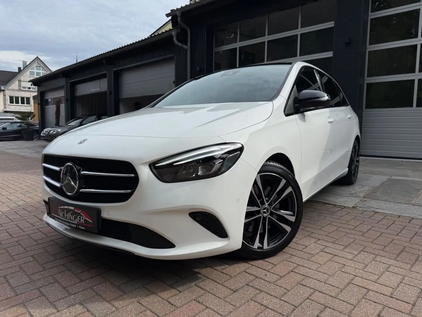 Mercedes-Benz B 250 Night-Paket 2.Hand Panorama Navigation Blanc - 1