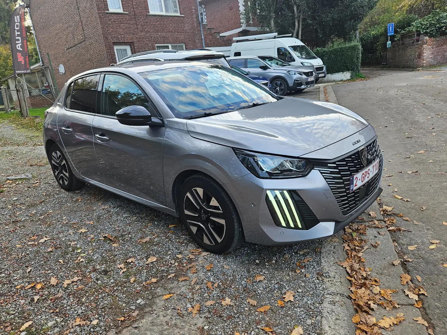 Peugeot 208 1.2 Turbo Allure Plateado - 2