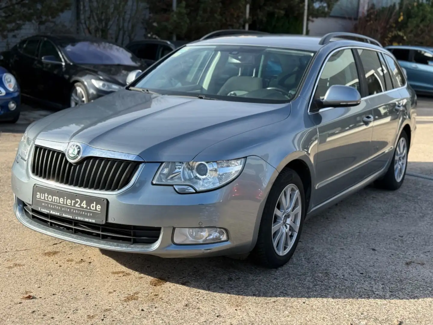 Skoda Superb Combi Ambition Grau - 1